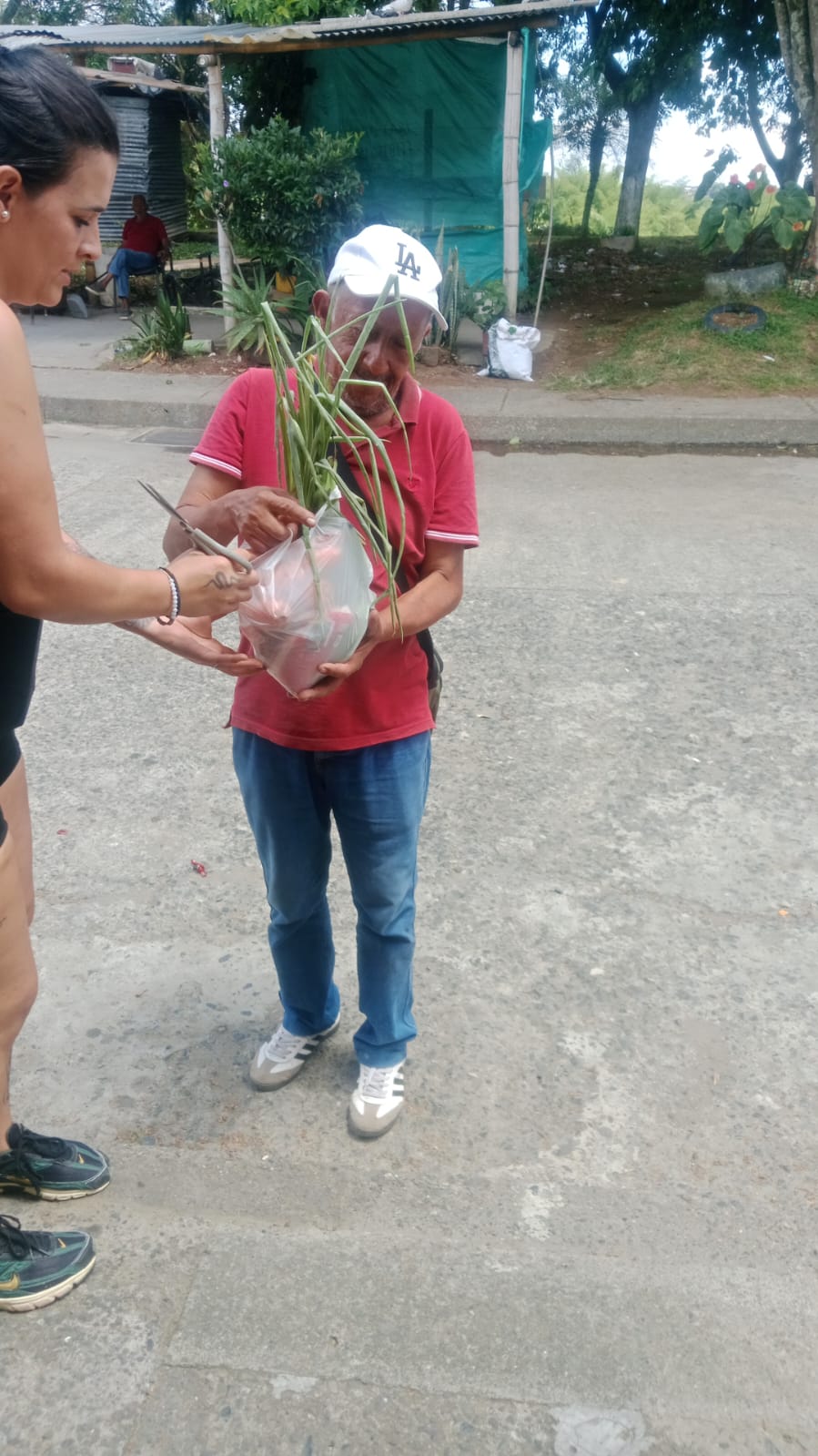 Donación de comida en el Plumón